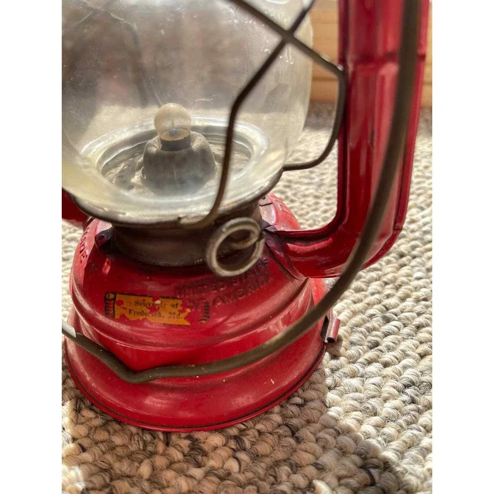 Vintage Dietz Comet H-12 Red Battery-operated Railroad Lantern Untested‎ Patina